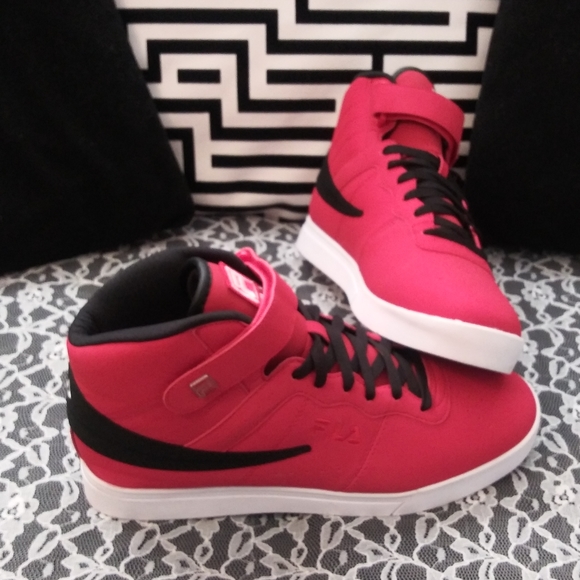 Fila Athletic Shoe - Picture 3 of 5